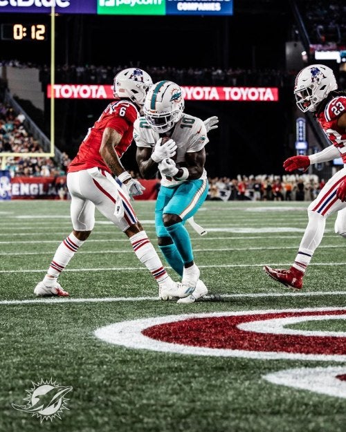 Hill anotó un touchdown en el triunfo de Miami 