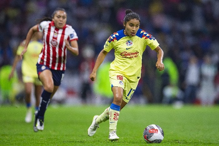 Chivas enfrentando al América 