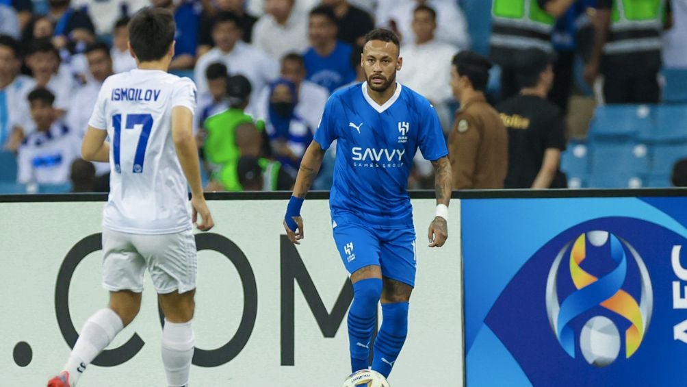 Neymar durante el encuentro del Al-Hilal