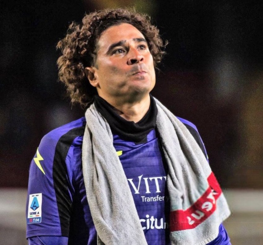 Memo Ochoa en la Serie A