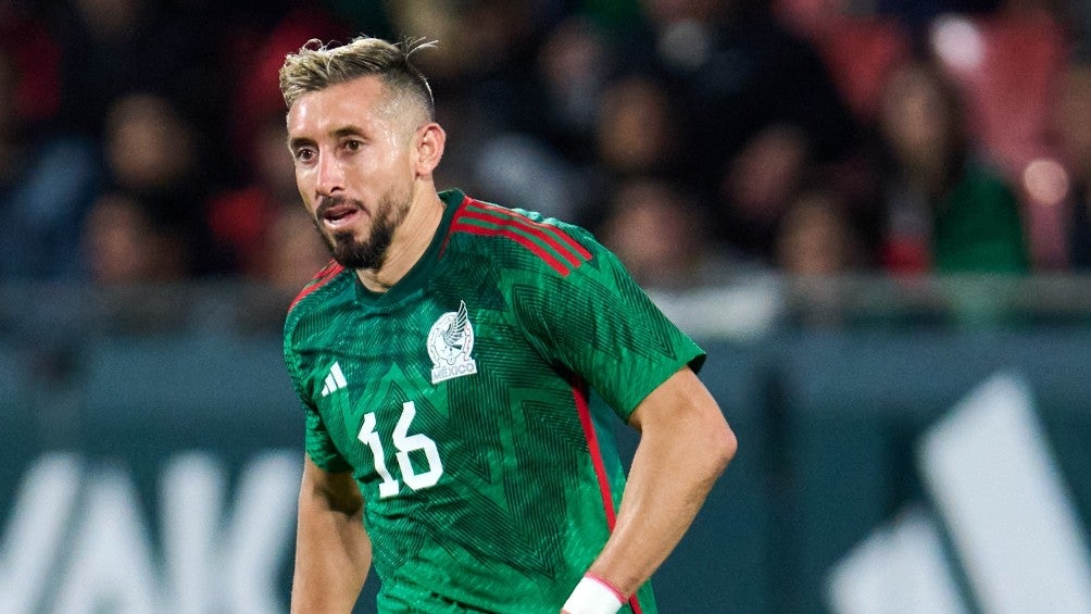 Héctor Herrera en partido con la Selección Mexicana