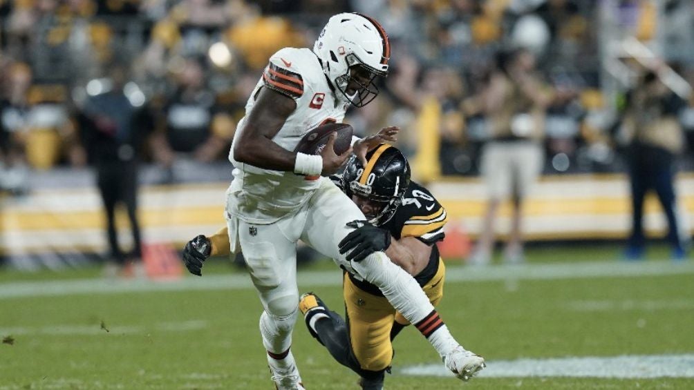 Chubb durante el juego ante Steelers