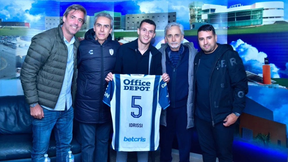 ¡Oficial! Pachuca presenta a Oussama Idrissi; él pidió consejo a Santi Giménez