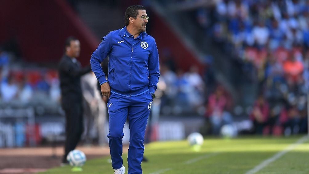 Joaquín Moreno durante un partido en el Azteca