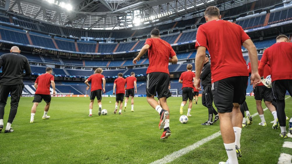 Berlin pisando la cancha del Santiago Bernabéu