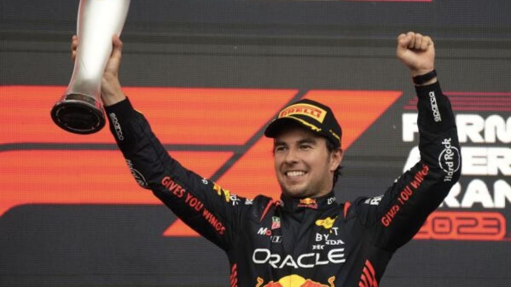 Pérez celebrando una victoria en F1