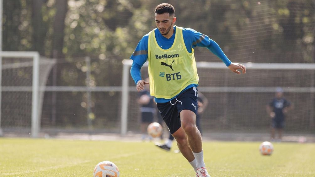 El mexicano entrenando en Rusia