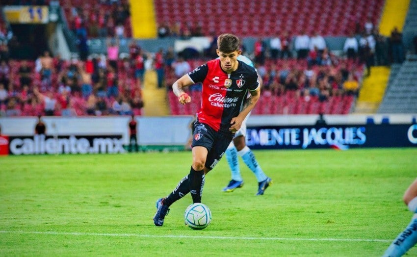 Ortega en partido de Liga MX