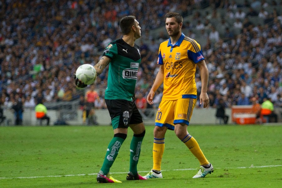 Jonathan Orozco contra André Pierre Gignac en un Clásico Regio