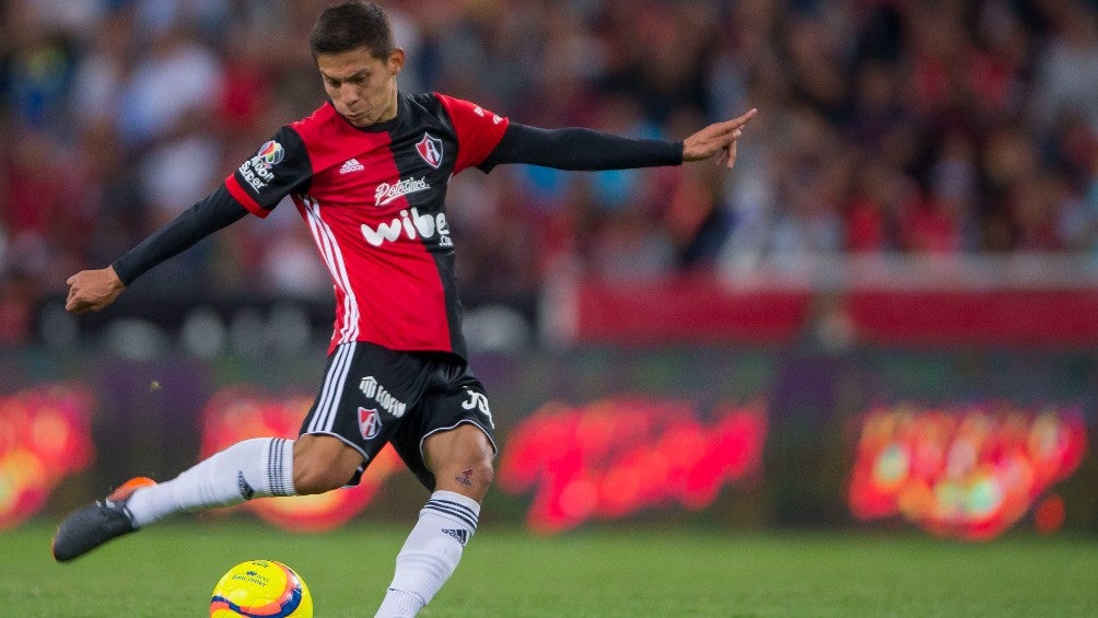 Edyairth Ortega jugando con el Atlas