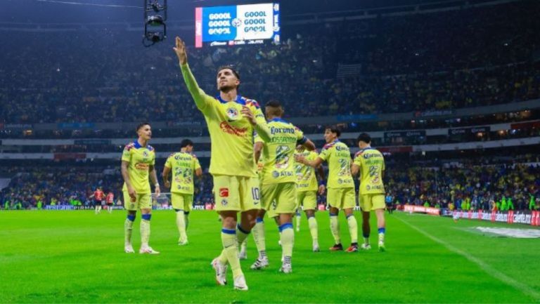 América celebrando su gol 