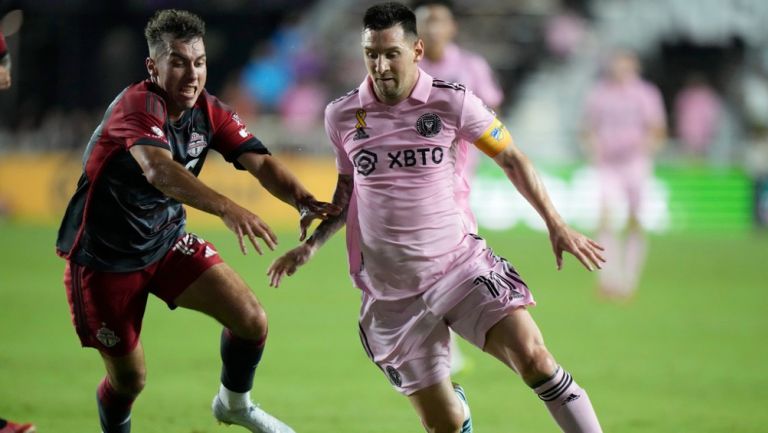 Messi enfrentando al Toronto FC 