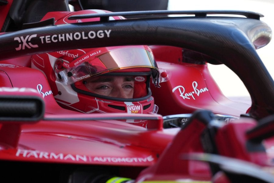 Charles Leclerc superó a Carlos Sainz en la P3