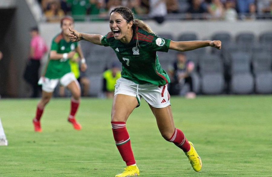 Scarlett Camberos con la Selección Mexicana