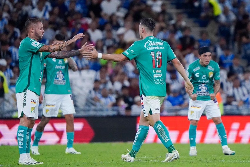 León en celebración de gol