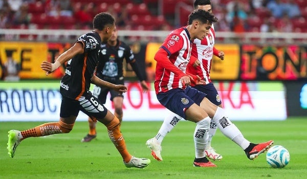 Chivas sigue sin ganar desde hace cuatro fechas