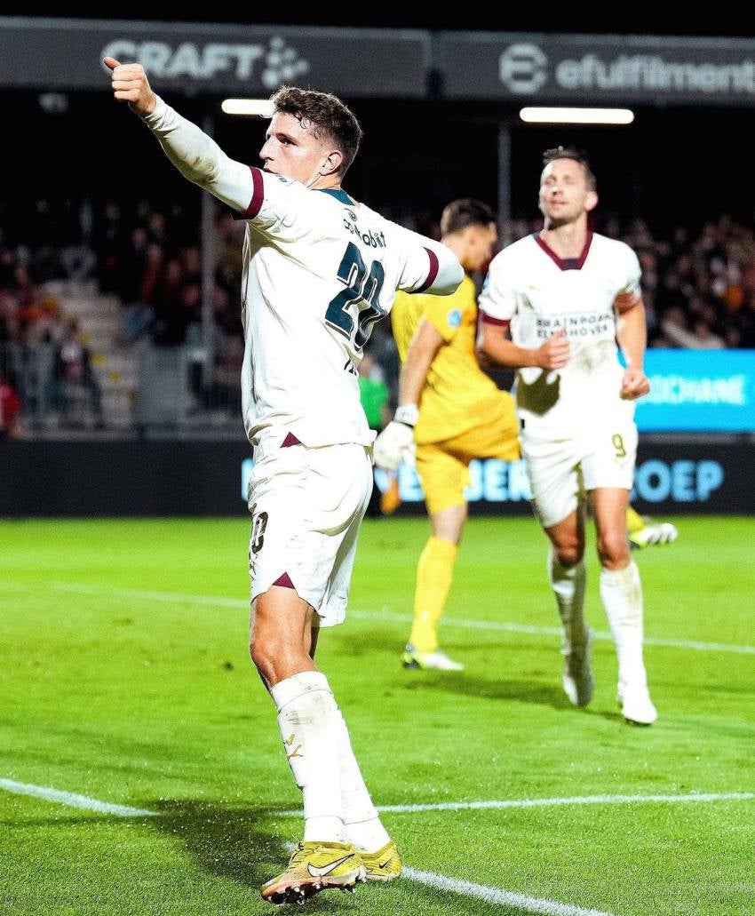 'Chucky' Lozano Anota Gol En La Victoria Del PSV Frente Al Almere City