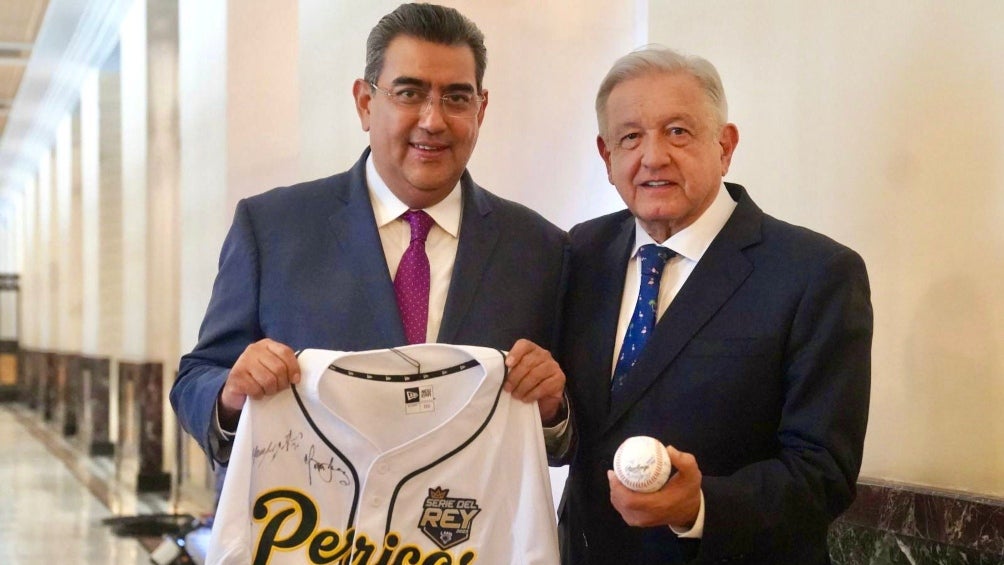 AMLO felicita a Pericos de Puebla tras quedar campeones en la Liga Mexicana de Beisbol