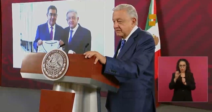 AMLO felicitó a Pericos de Puebla