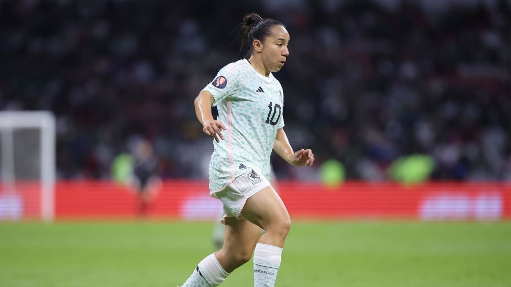 Charly Corral en el partido en el Estadio Azteca