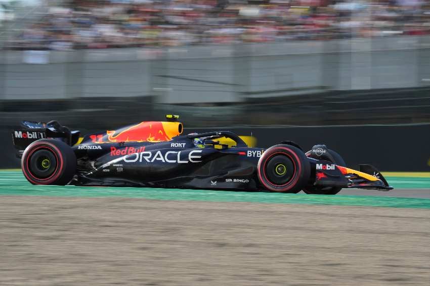 Checo Pérez abandonó el GP de Japón