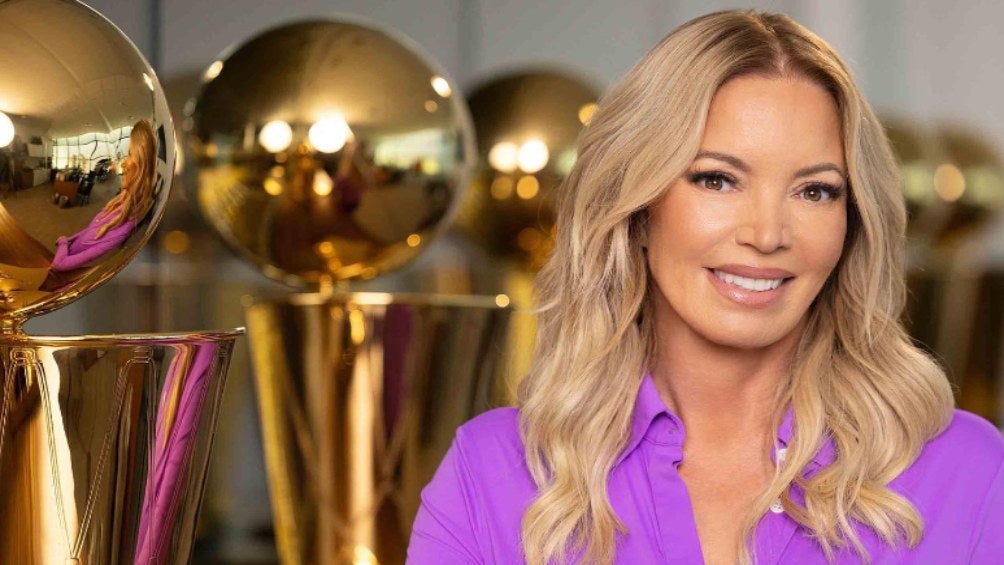 Jeanie Buss, propietaria de los Lakers, revela amenazas de muerte durante la temporada pasada