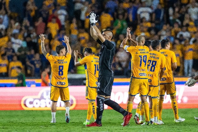 Nahuel Guzmán durante el Clásico Regio