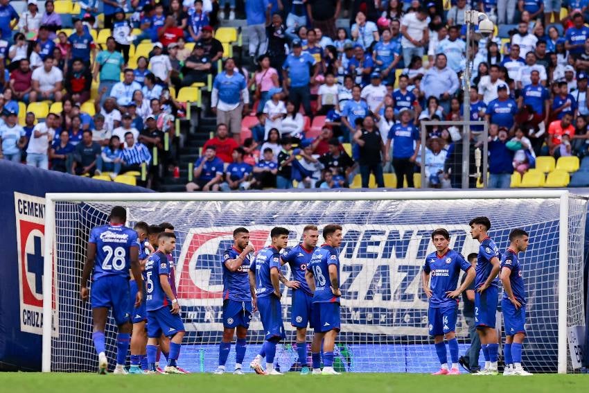 Cruz Azul tras perder ante Querétaro en el AP23