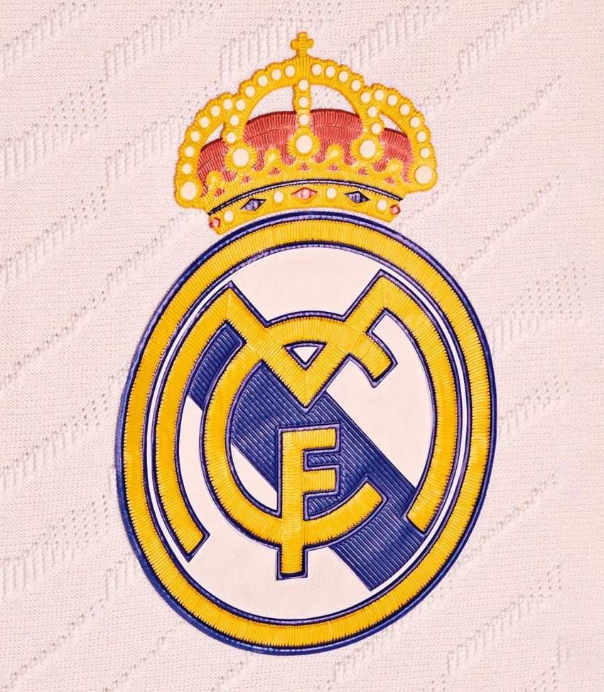 El escudo del equipo blanco 