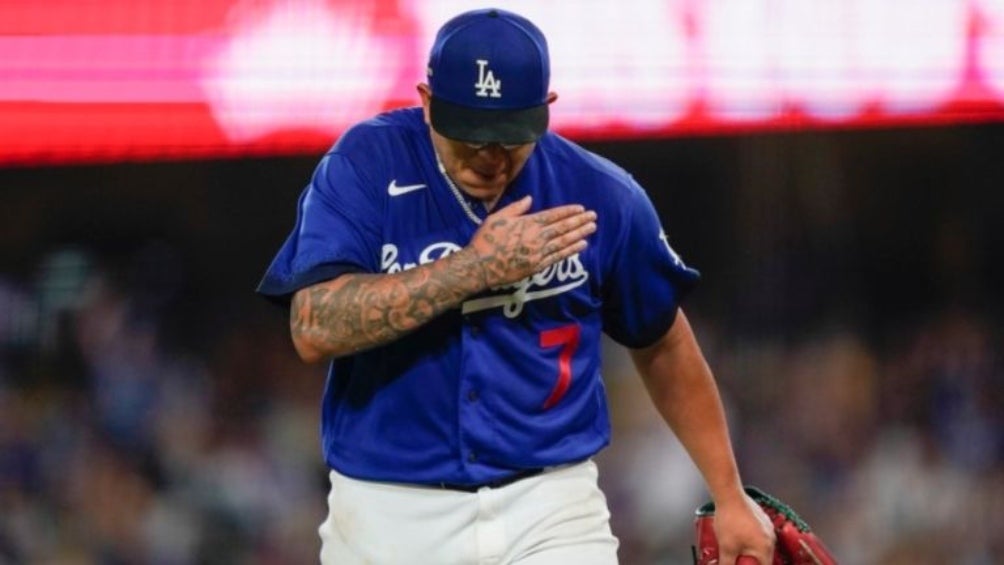 Julio Urías fue arrestado por violencia doméstica grave 