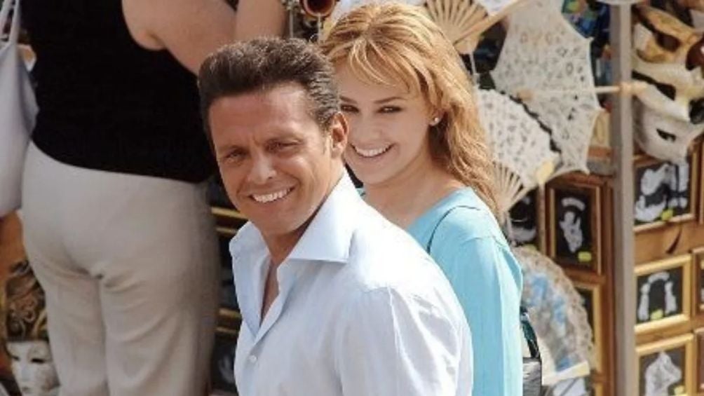 Luis Miguel paseando con Aracely Arambula