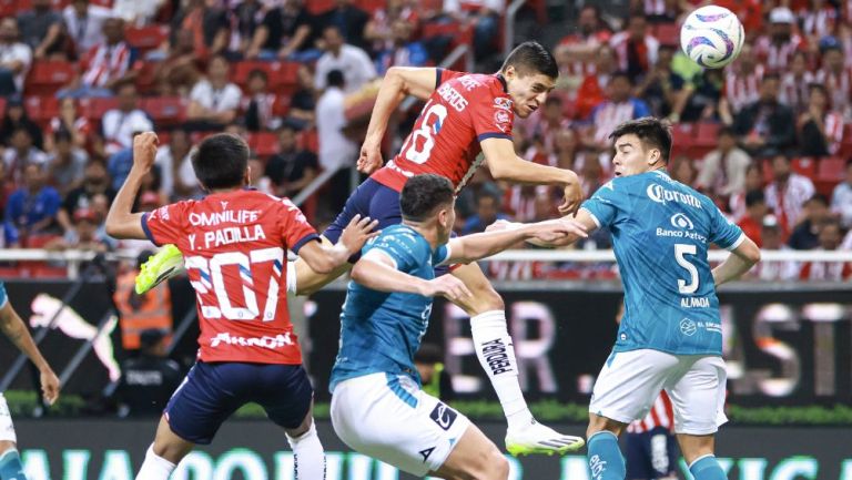 Chivas enfrentando a Mazatlán