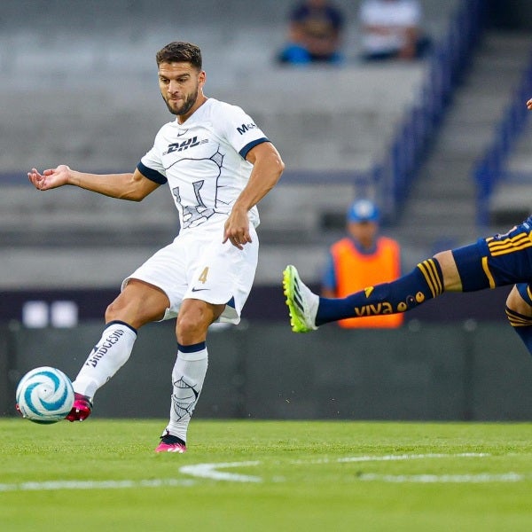 Lisandro jugando con los Pumas