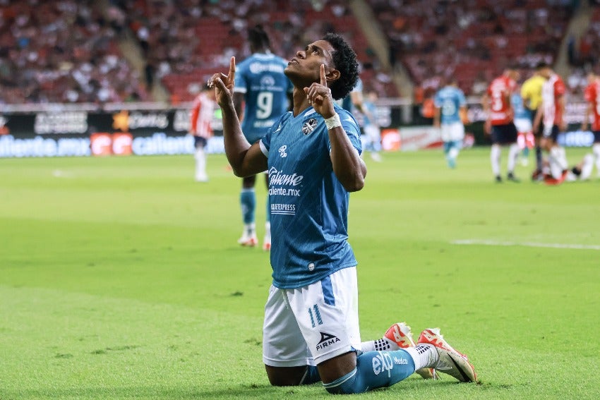 Festejo del panameño en su gol