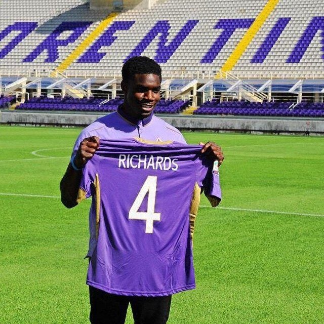 Micah Richards jugó en la Fiorentina 