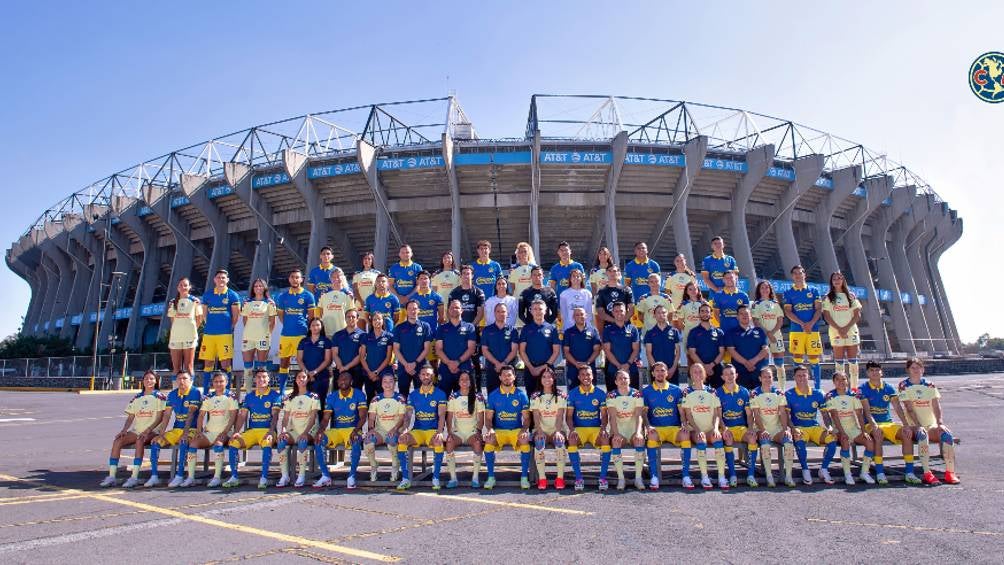 América se tomó la foto oficial del Apertura 2023 con su equipo varonil y femenil 