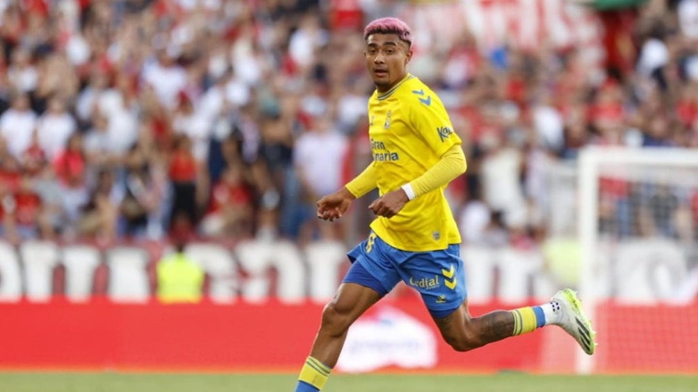 Julián Araujo jugando con el UD Las Palmas 