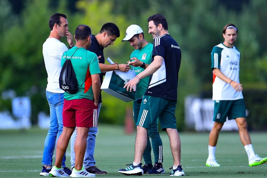 Jimmy Lozano recibió felicitaciones de varios excompañeros