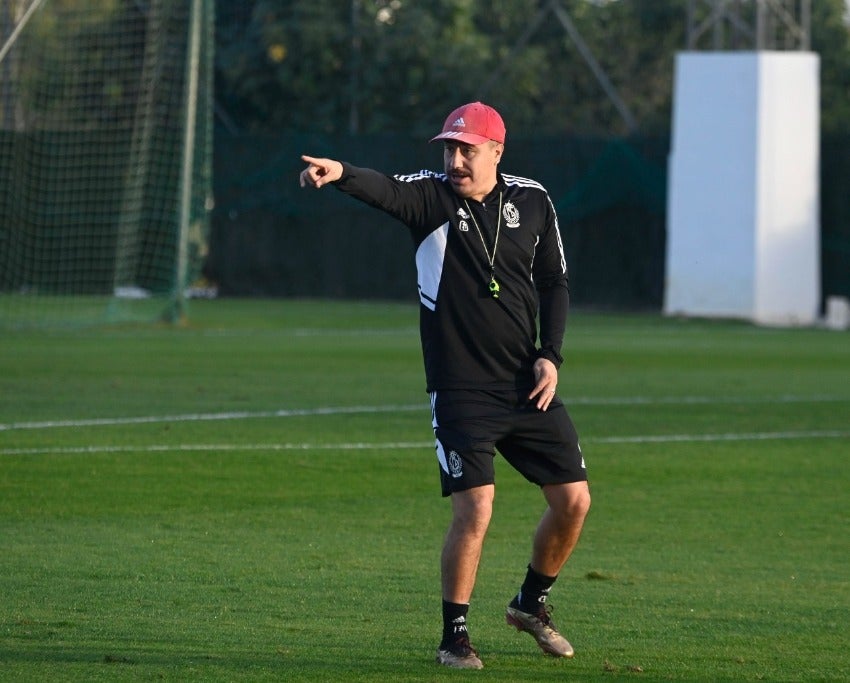 Efraín Juárez jugó para América y para los Pumas como profesional