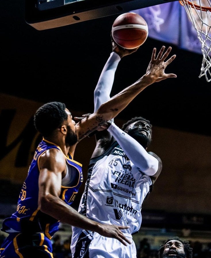 Harvey Grant en las Semifinales de la Copa Value