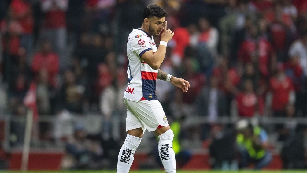 Alexis Vega tuvo minutos ante Toluca