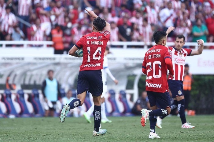 Ricardo jugando con las Chivas 