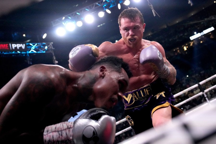 Canelo dominó a Jermell Charlo