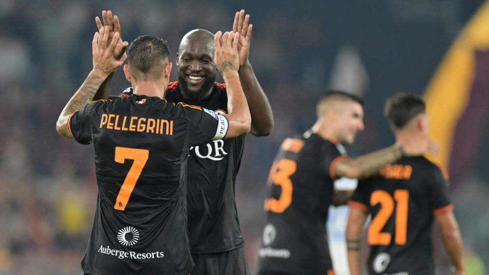 Lukaku y Pellegrini en festejo de gol 