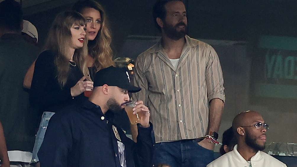 Taylor Swift, Blake Lively y Ryan Reynolds en el MetLife Stadium