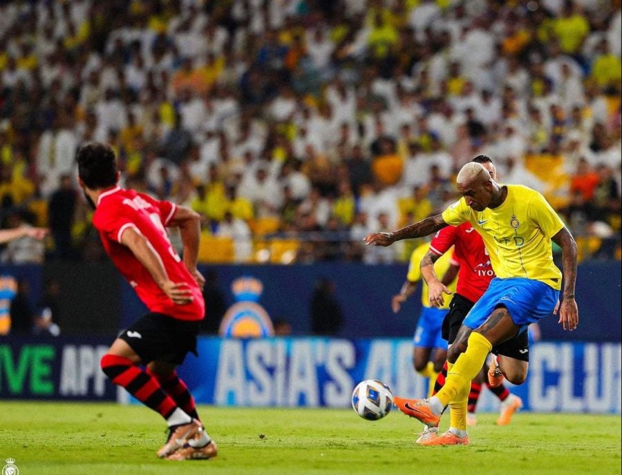 Talisca metió dos goles en el partido