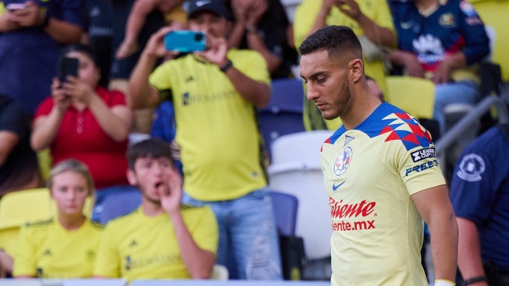 Sebastián Cáceres durante un partido 