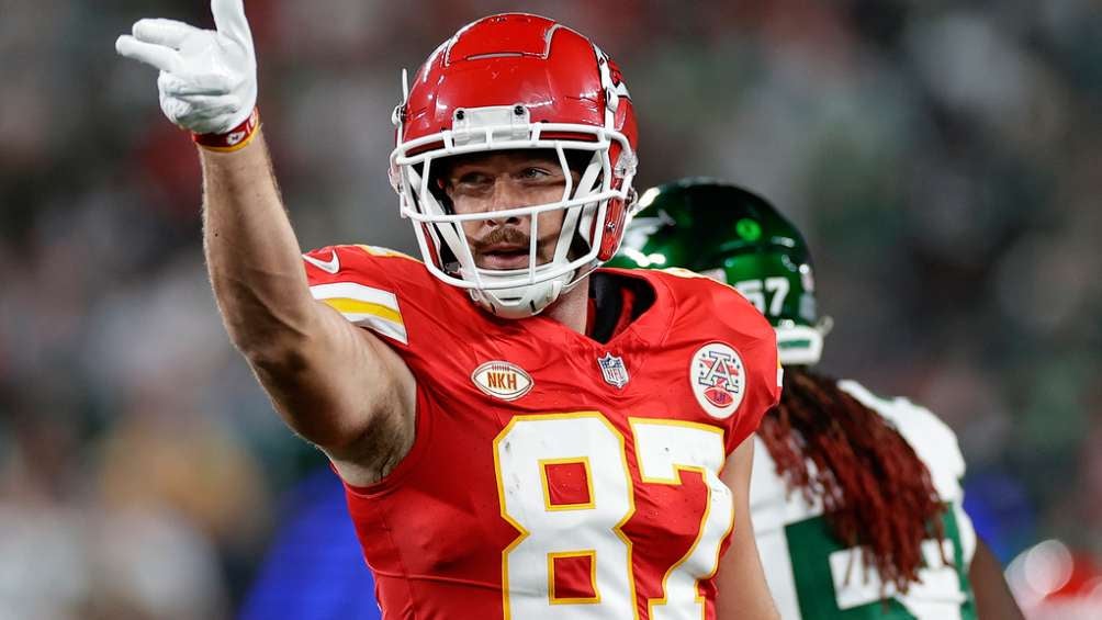 Travis Kelce en el partido en el partido contra los Jets 