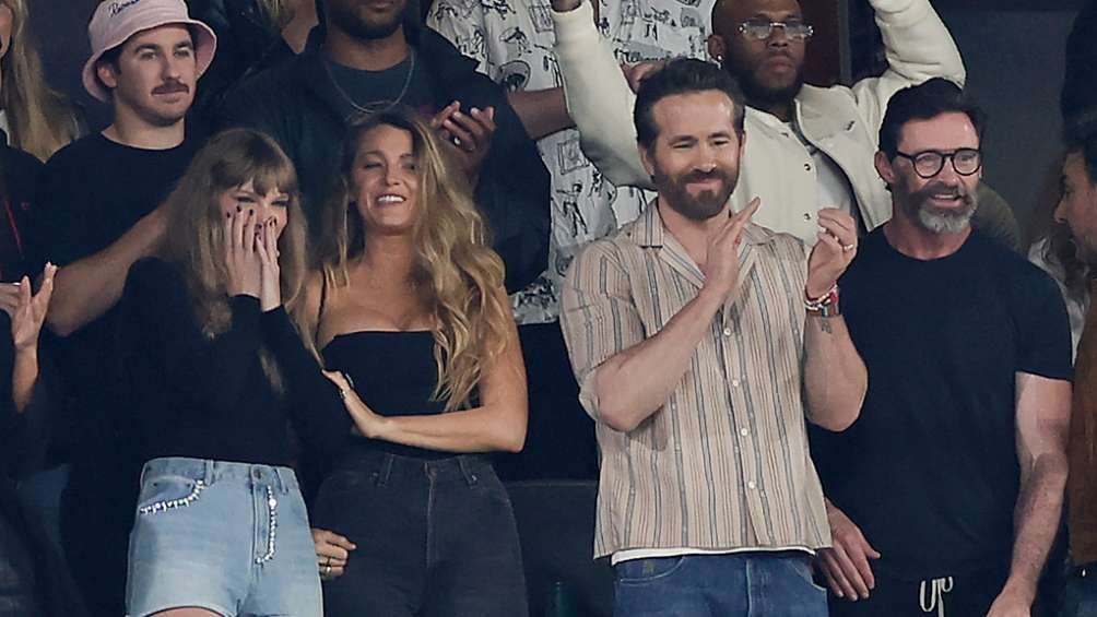 Taylor Swift, Blake Lively, Ryan Reynolds y Hugh Jackman en el MetLife Stadium