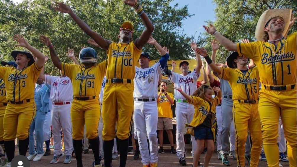 ¡Beisbol dance! Savannah Bananas, el equipo que revoluciona el deporte con bailes en el diamante